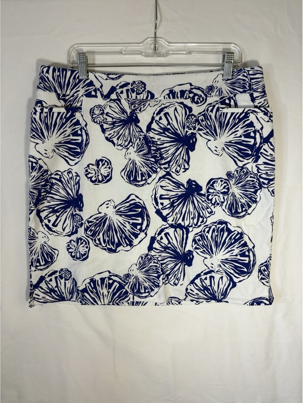 Chico’s Skort Size 2.5 US 14 Blue White Seashell Motif Brigitte Pull-on Skort